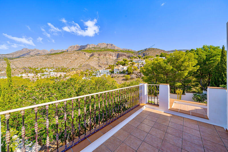 4 bedroom Cave House for sale
