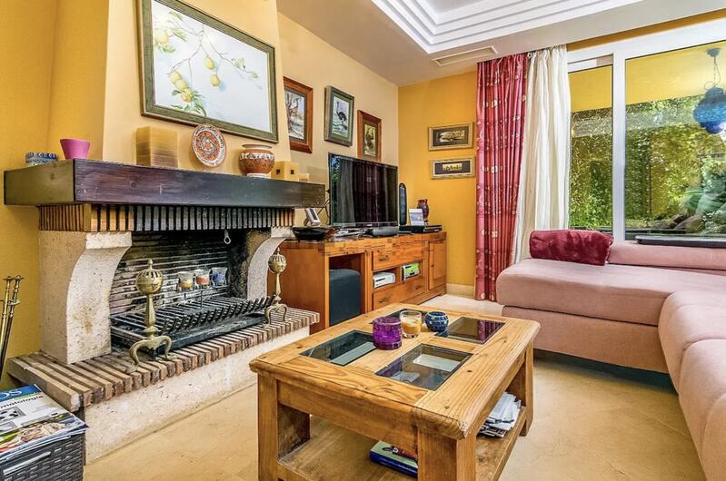4 Schlafzimmer Landhaus zu verkaufen
