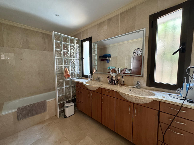 7 chambre Maison Troglodyte à vendre