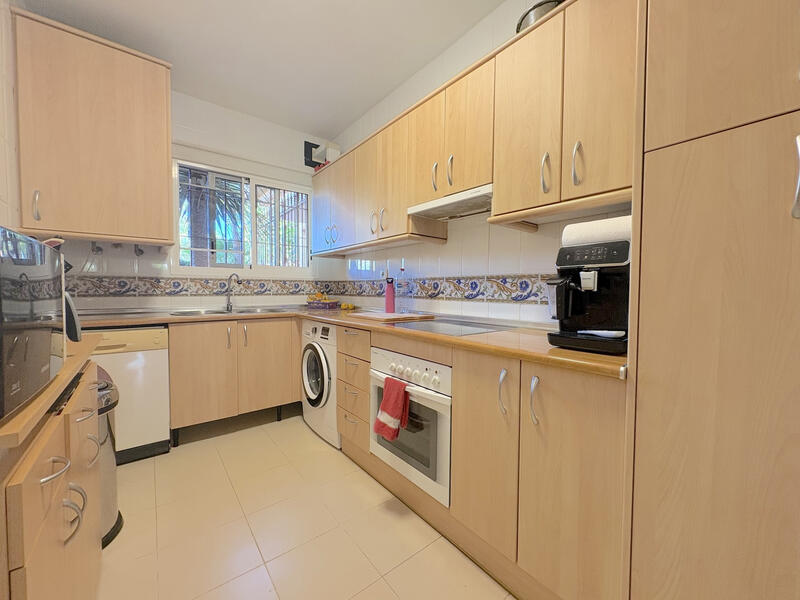 2 slaapkamer Appartement Te koop 2 slaapkamer Appartement Te koop