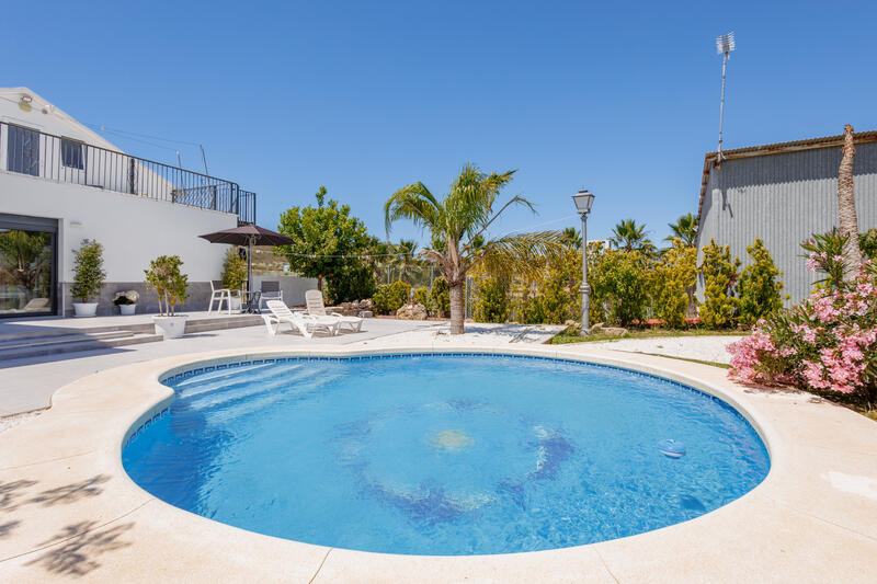 6 bedroom Villa for sale 6 bedroom Villa for sale