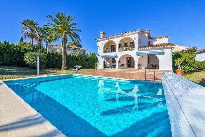 Villa for sale in Estepona, Málaga Villa for sale in Estepona, Málaga