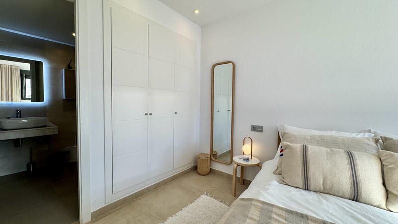 2 slaapkamer Appartement Te koop 2 slaapkamer Appartement Te koop