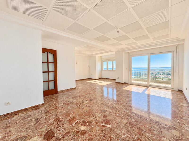 3 bedroom Apartment for sale