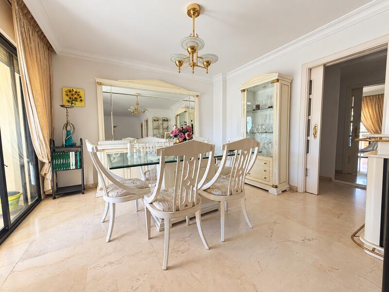 Apartment for sale in Fuengirola, Málaga