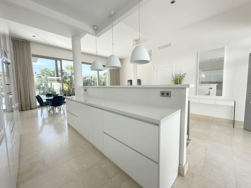 5 bedroom Villa for sale