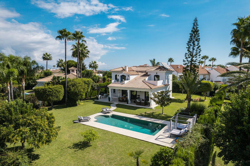 6 bedroom Villa for sale