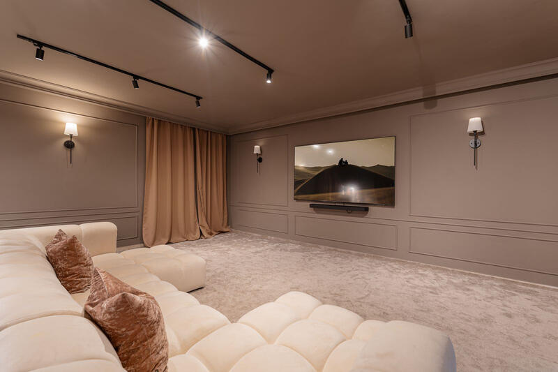 6 bedroom Villa for sale