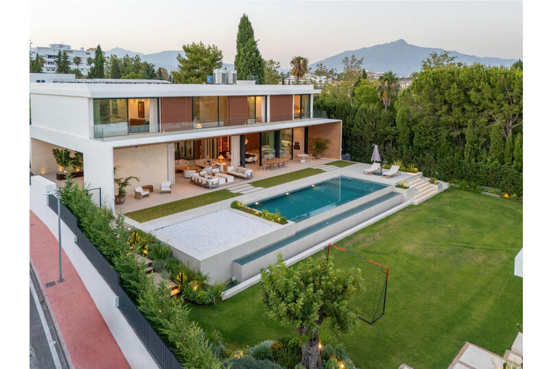 Villa Te koop in Guadalmina Alta, Málaga Villa Te koop in Guadalmina Alta, Málaga