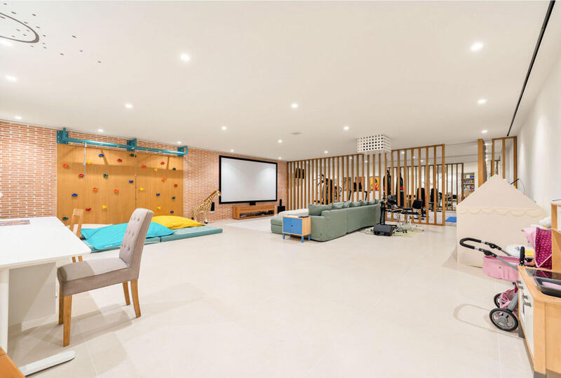 6 bedroom Villa for sale