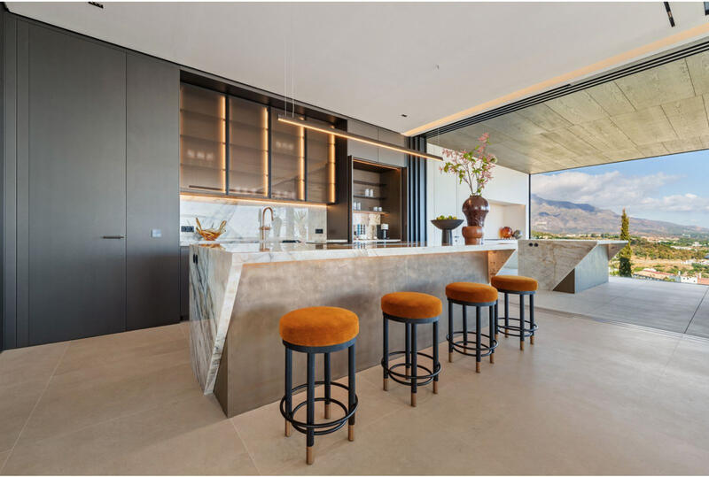 9 спальная комната вилла продается