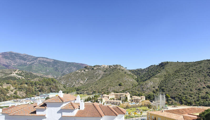 Duplex til salg i Benahavis, Málaga