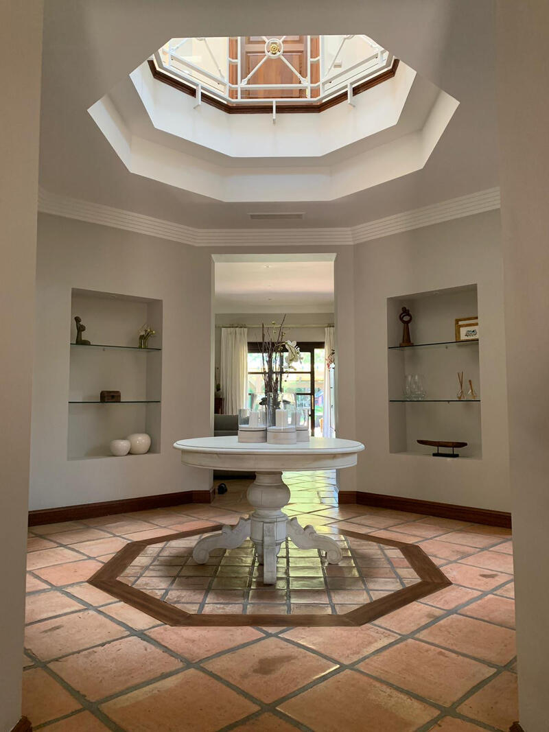 5 спальная комната вилла продается