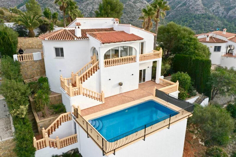Villa en venta en Pedreguer, Alicante