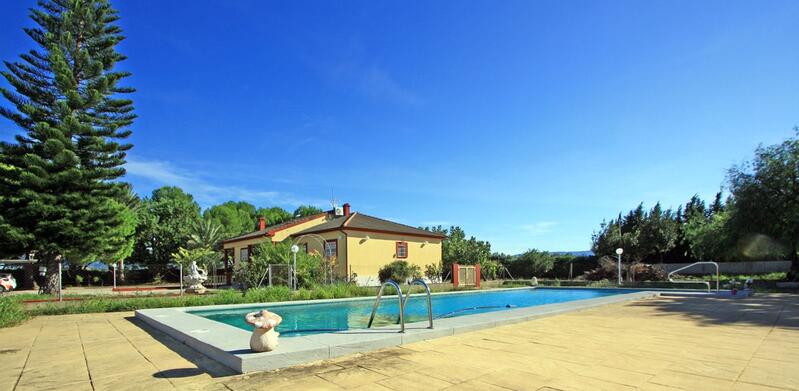 вилла продается в Els Poblets, Alicante