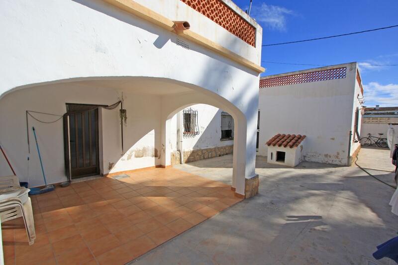 9 Cuarto Villa en venta