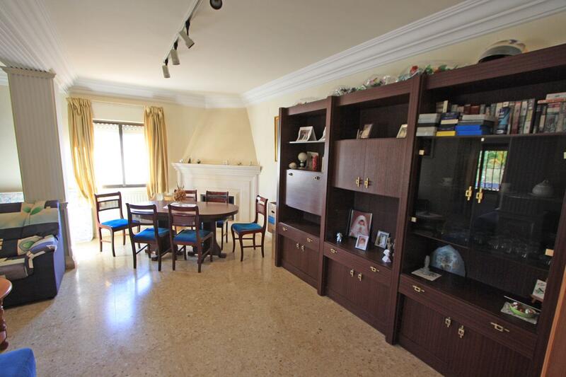 9 Cuarto Villa en venta