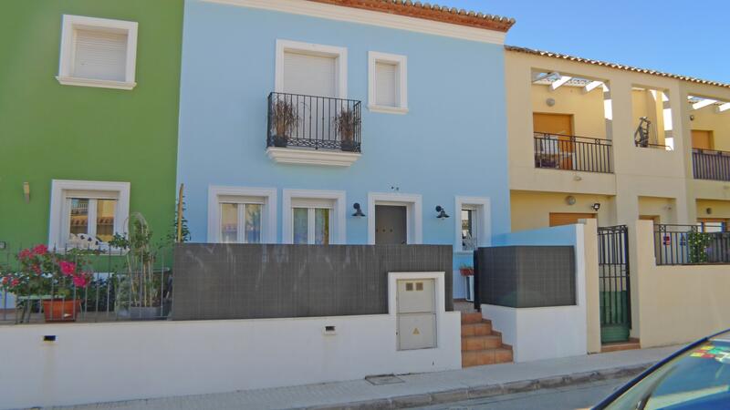 Townhouse for sale in Alcalali, Alicante