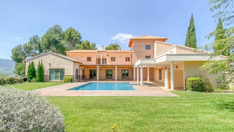 Villa til salg i Penàguila, Alicante