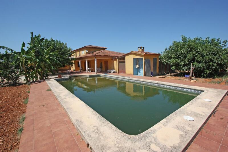 Villa for sale in Pedreguer, Alicante