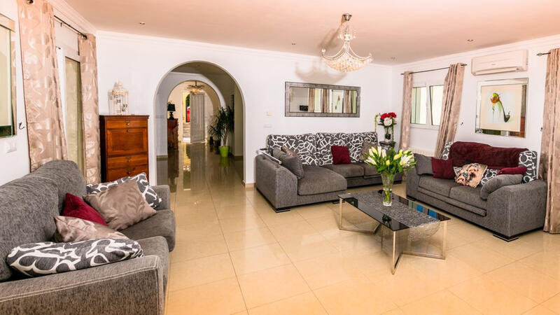 5 bedroom Villa for sale