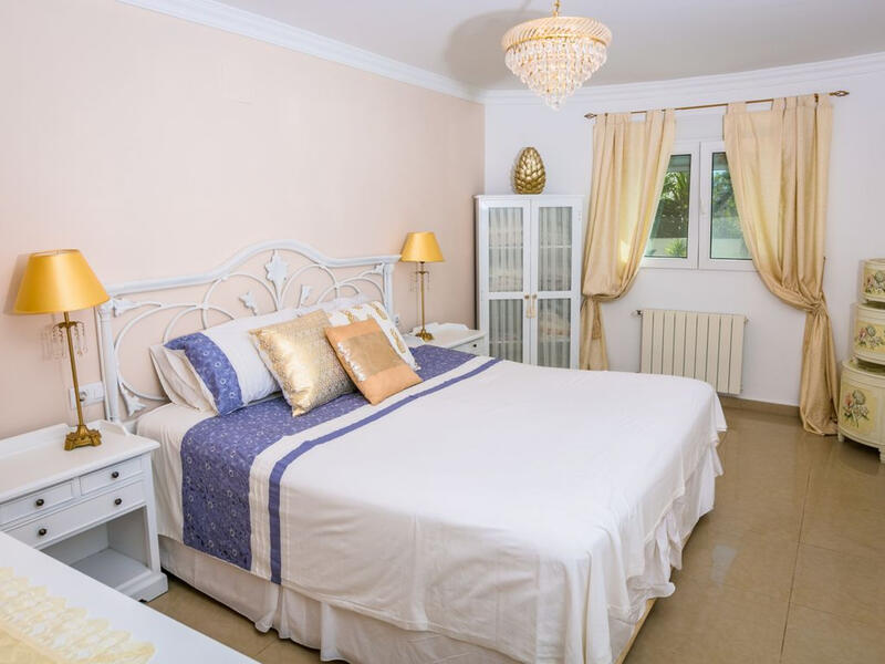 5 bedroom Villa for sale
