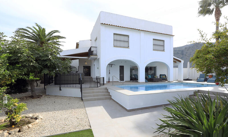 вилла продается в Albir, Alicante