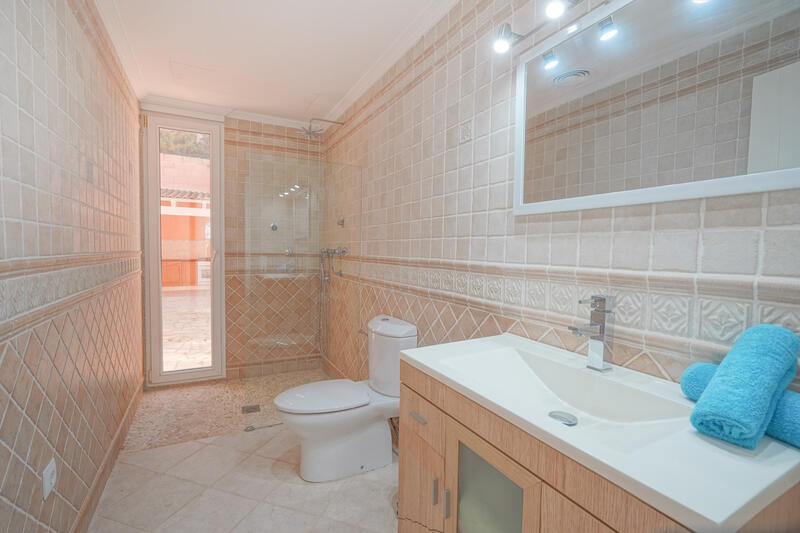 3 спальная комната вилла продается