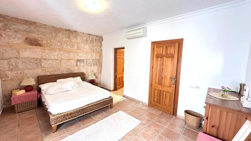4 Schlafzimmer Stadthaus zu verkaufen