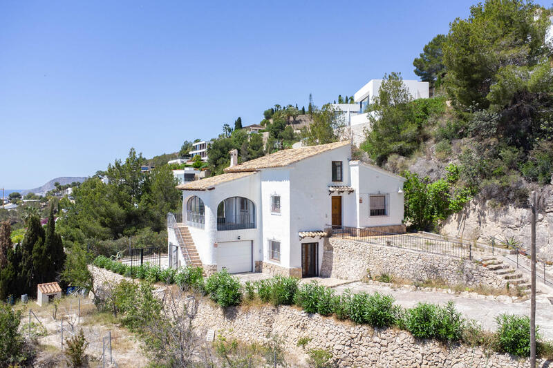 Villa for sale