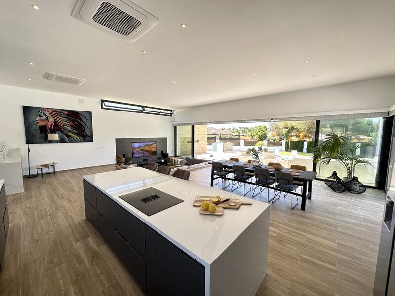 4 slaapkamer Villa Te koop