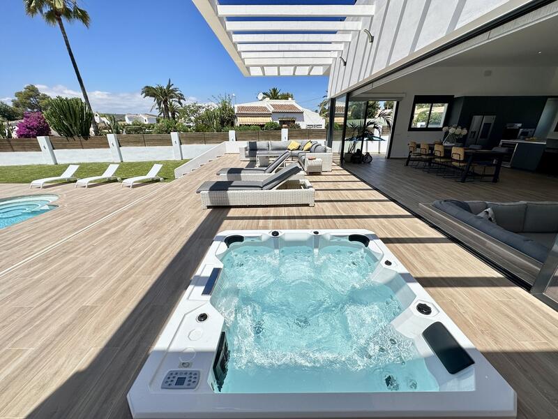 4 slaapkamer Villa Te koop