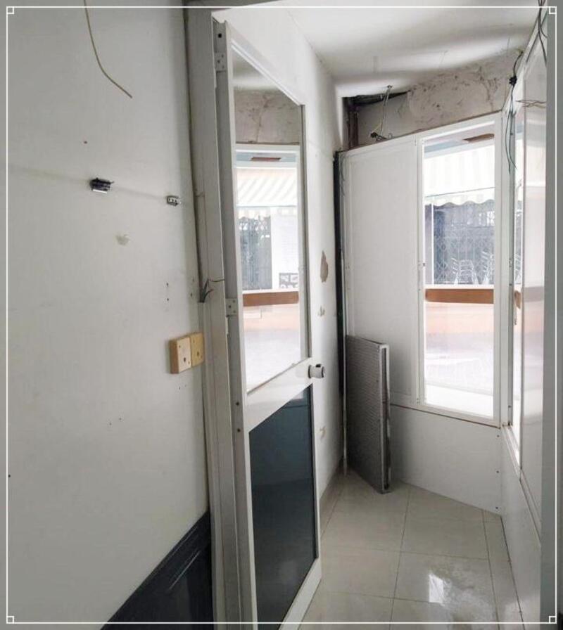 1 chambre Local Commercial à vendre
