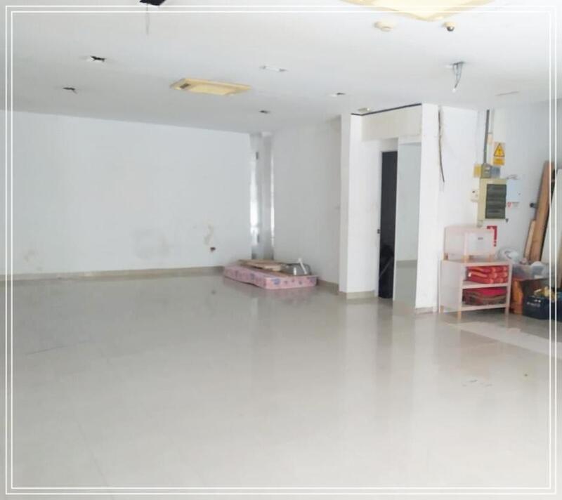1 chambre Local Commercial à vendre