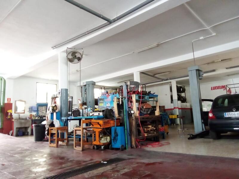 4 bedroom Commercial Property for sale