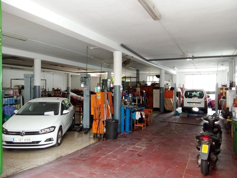 4 bedroom Commercial Property for sale