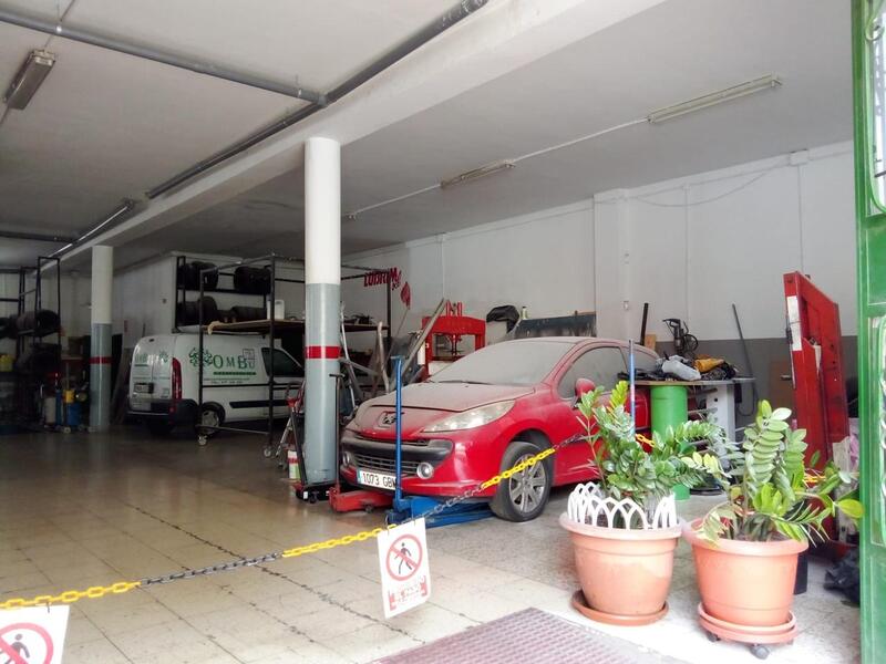 4 bedroom Commercial Property for sale