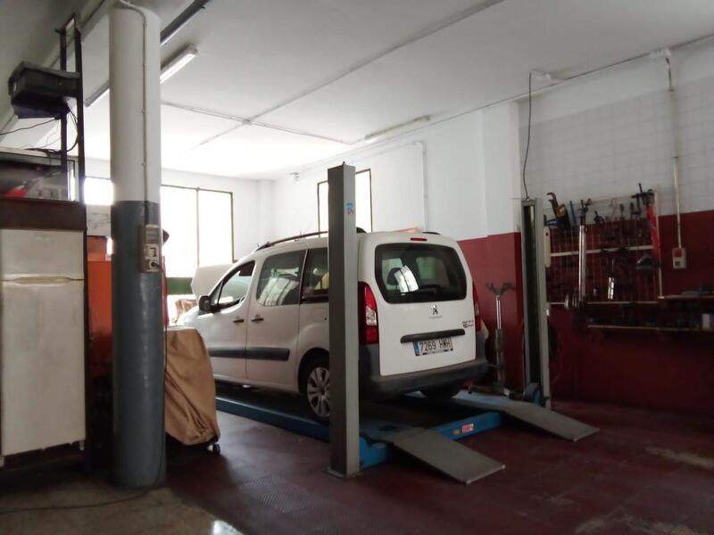 4 bedroom Commercial Property for sale