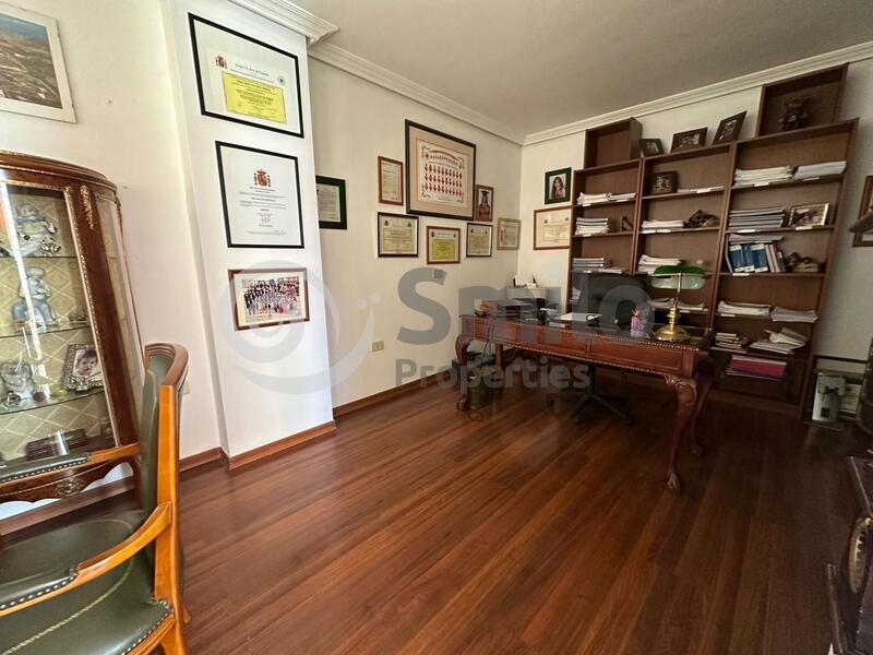 5 bedroom Villa for sale