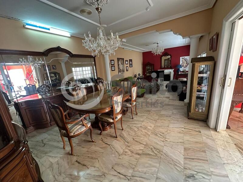 5 bedroom Villa for sale
