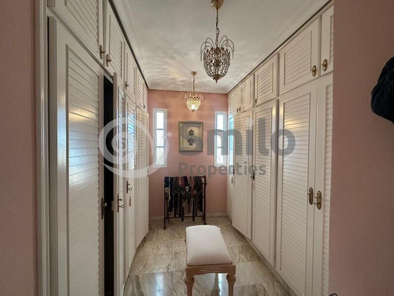 5 bedroom Villa for sale