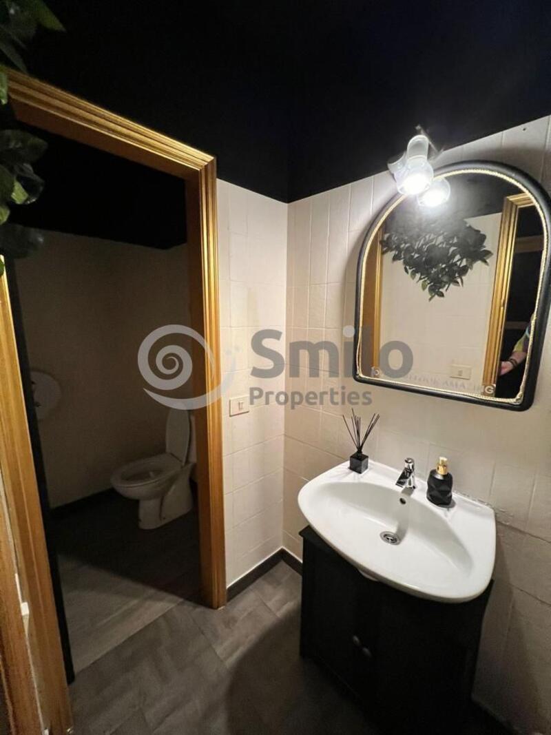 6 bedroom Commercial Property for Long Term Rent