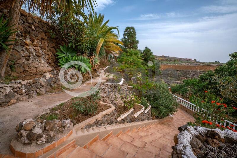 6 bedroom Villa for sale