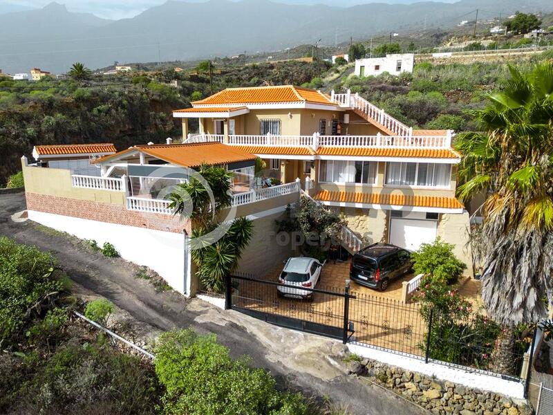 6 bedroom Villa for sale
