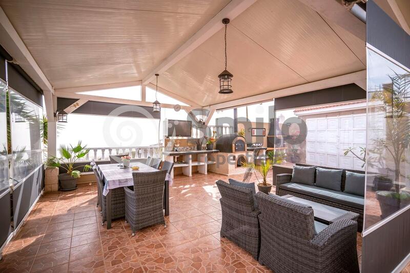 6 bedroom Villa for sale