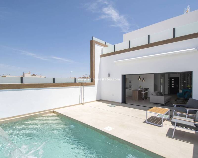 Townhouse for sale in Benijófar, Alicante