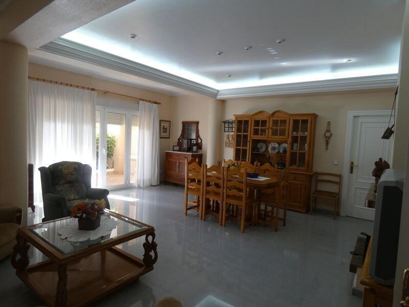 Villa for sale in Almoradí, Alicante