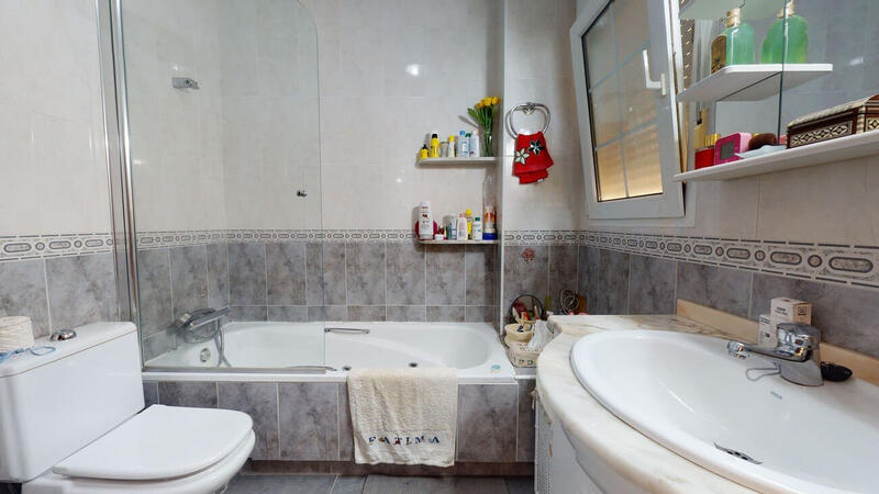 6 bedroom Villa for sale