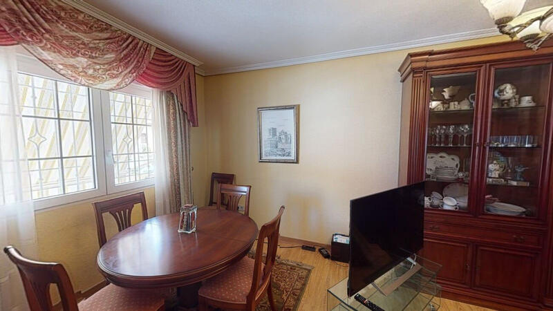 6 bedroom Villa for sale