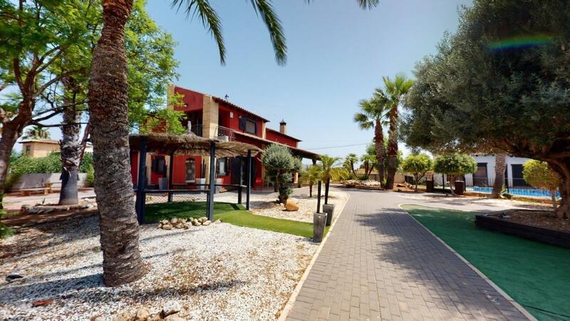 Villa Te koop in Catral, Alicante
